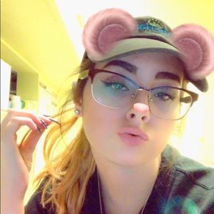 Meet your Posher, Lyndzimae